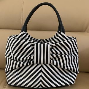 ❌SOLD❌Kate Spade Stripe Sutton Bow bag #PXRU4679💕